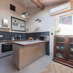 Apartment Belle Arti Penthouse-hosted By Sweetstay, Florence